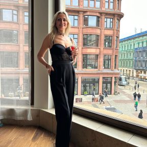 Sois Belle model Sois Belle model